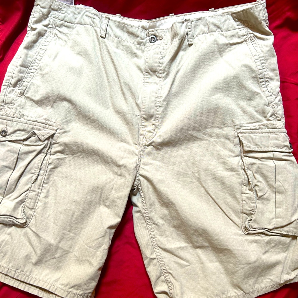 Levi Cargo Shorts Size 44 Waist Khaki